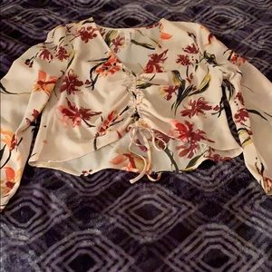 Leith floral cropped flowy sleeve blouse